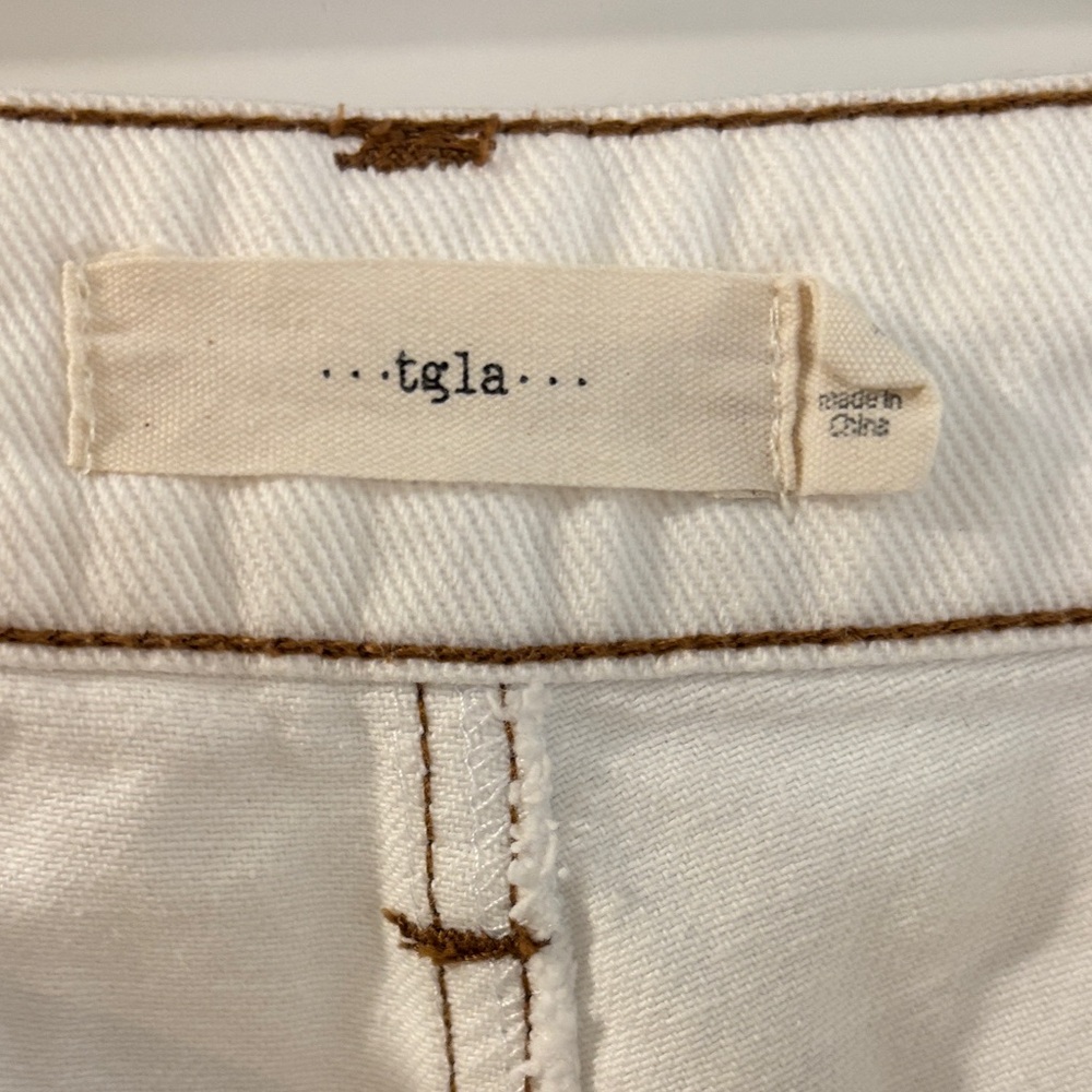 High-Rise White Denim Jean Shorts with Frayed Hem - Picture 2 of 5